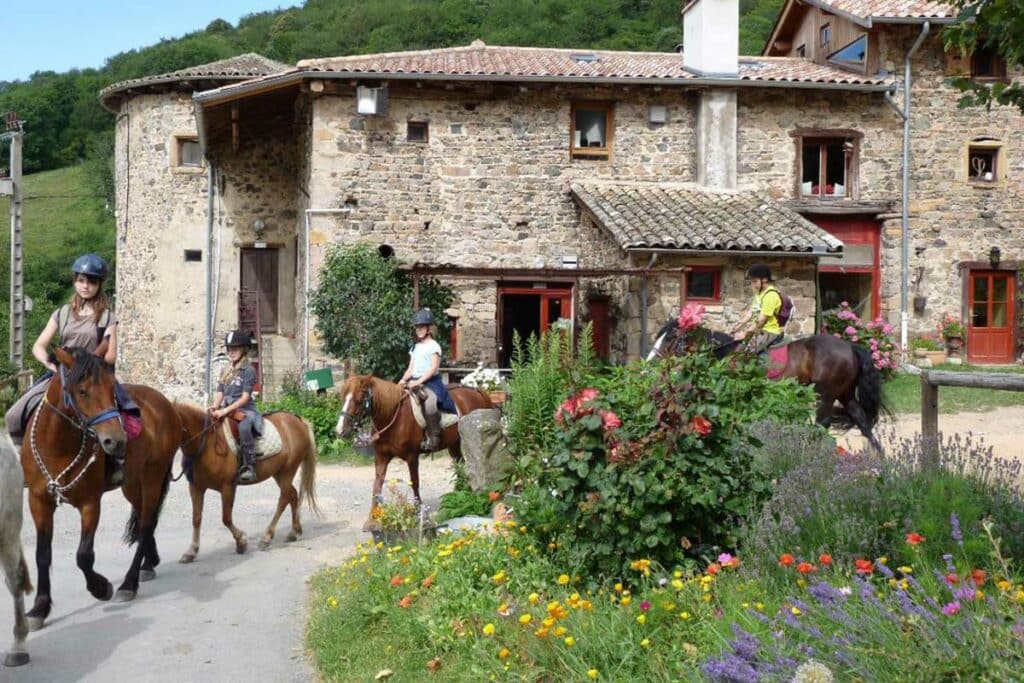 L'étape Cavalière Auberge Beaujolais